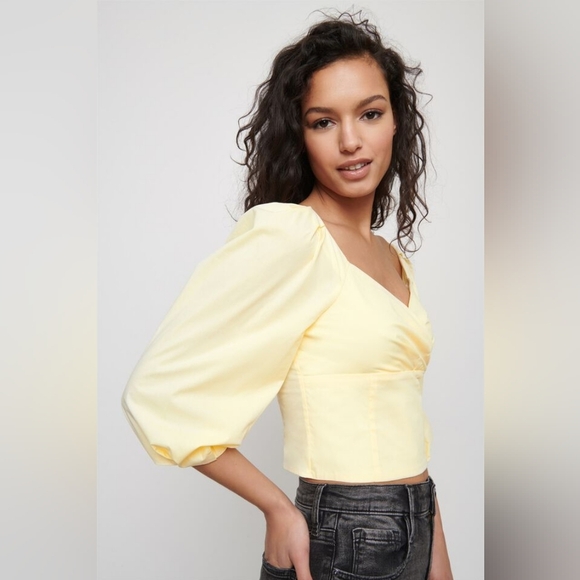 Dynamite yellow blouse with lantern sleeves  and sweetheart neckline in sz XS - Picture 2 of 7